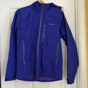 Patagonia raincoat. Size Medium.